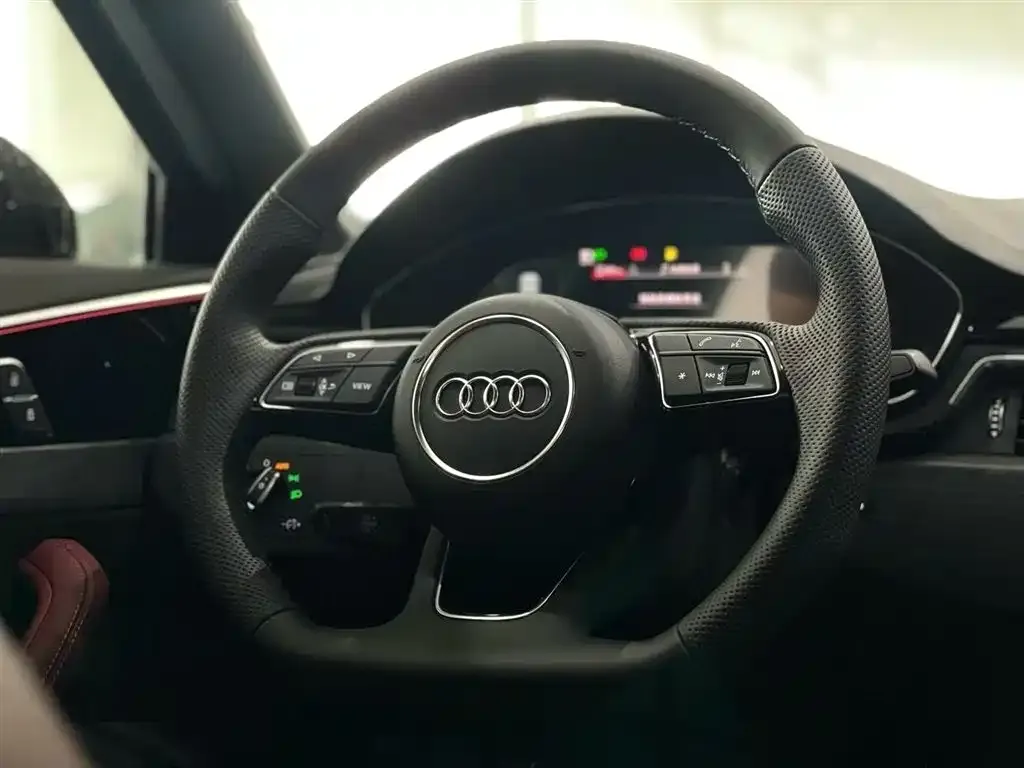 Audi A4L 2023 из CN, фото 7