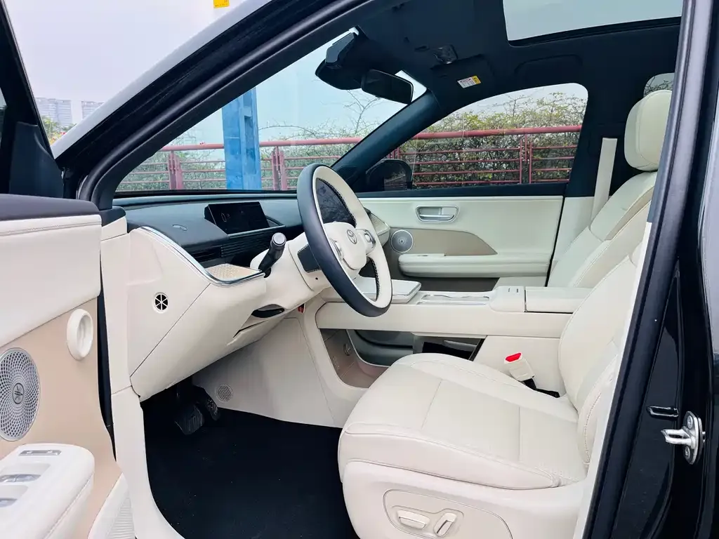 Toyota Platinum 3X 2025 из CN, фото 3