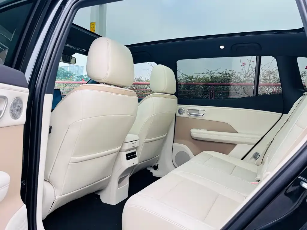 Toyota Platinum 3X 2025 из CN, фото 5