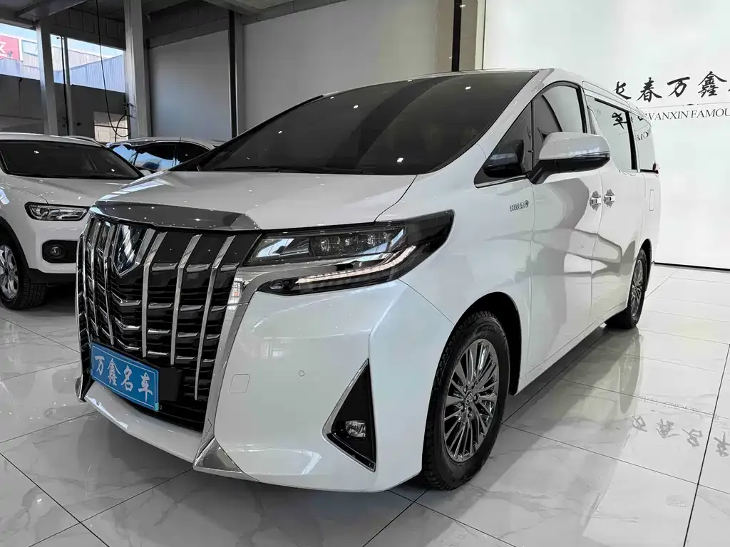 Toyota Alphard 2023 из CN, фото 1