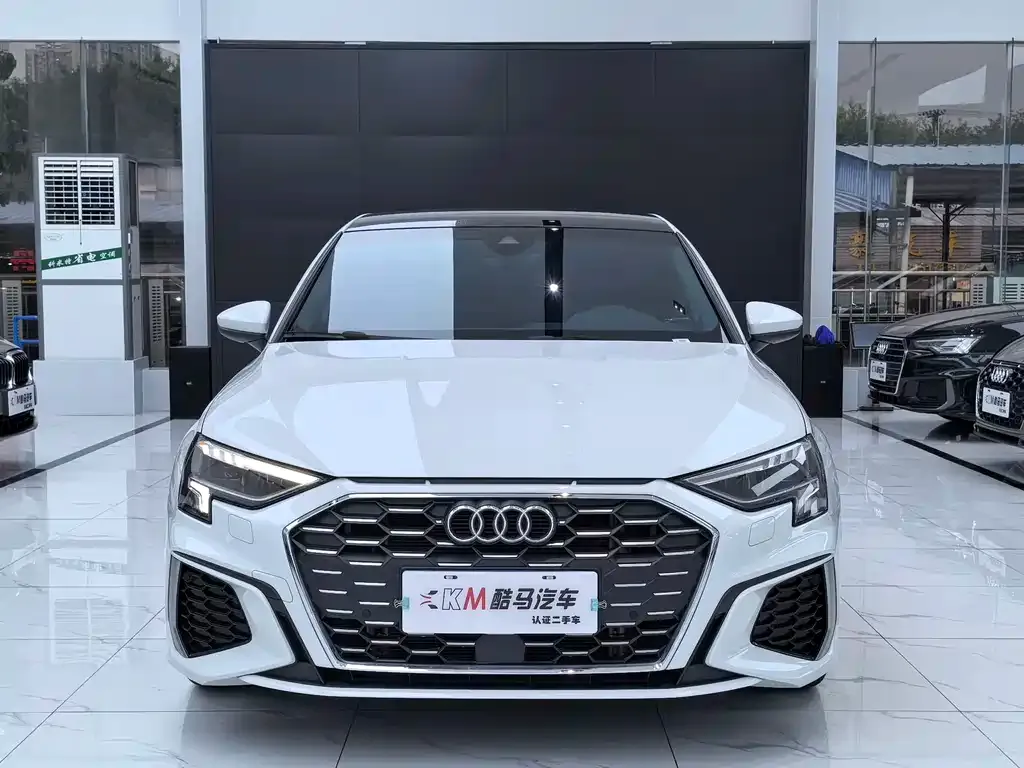 Audi A3 2024 из CN, фото 2