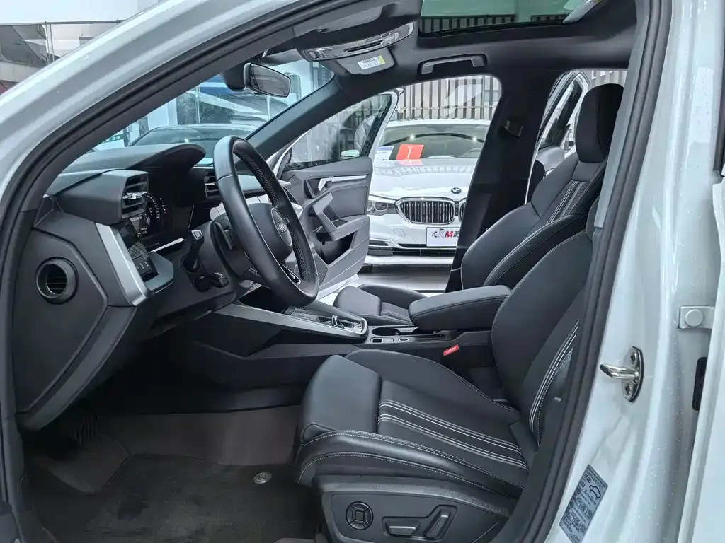 Audi A3 2024 из CN, фото 5