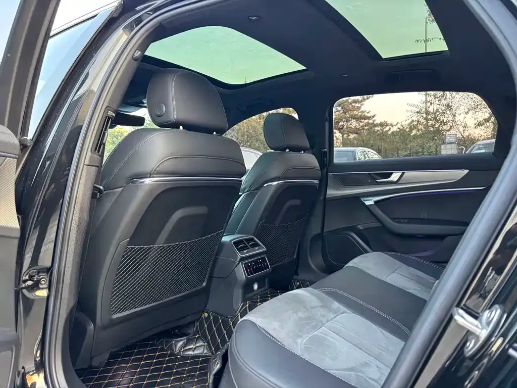 Audi A6L 2021 из CN, фото 9