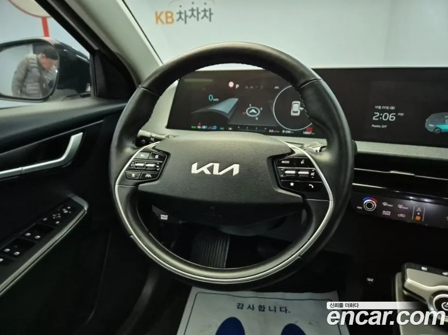 Kia EV6 — фото 9