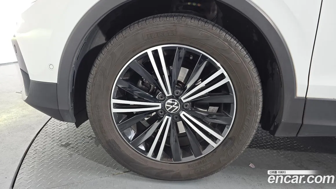 Volkswagen Tiguan — фото 5