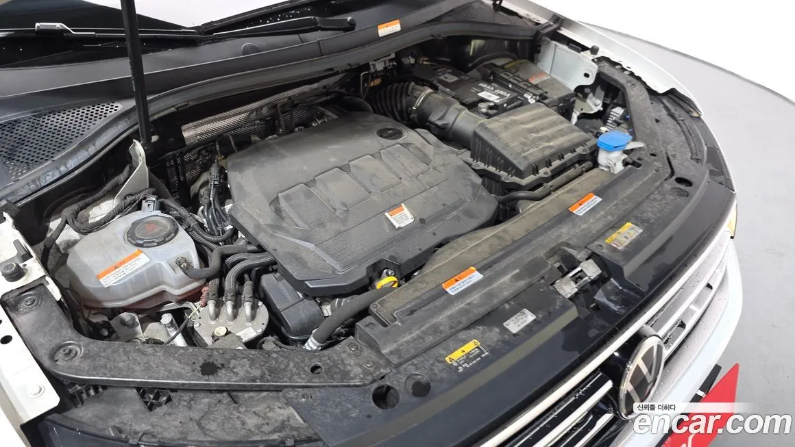 Volkswagen Tiguan — фото 6