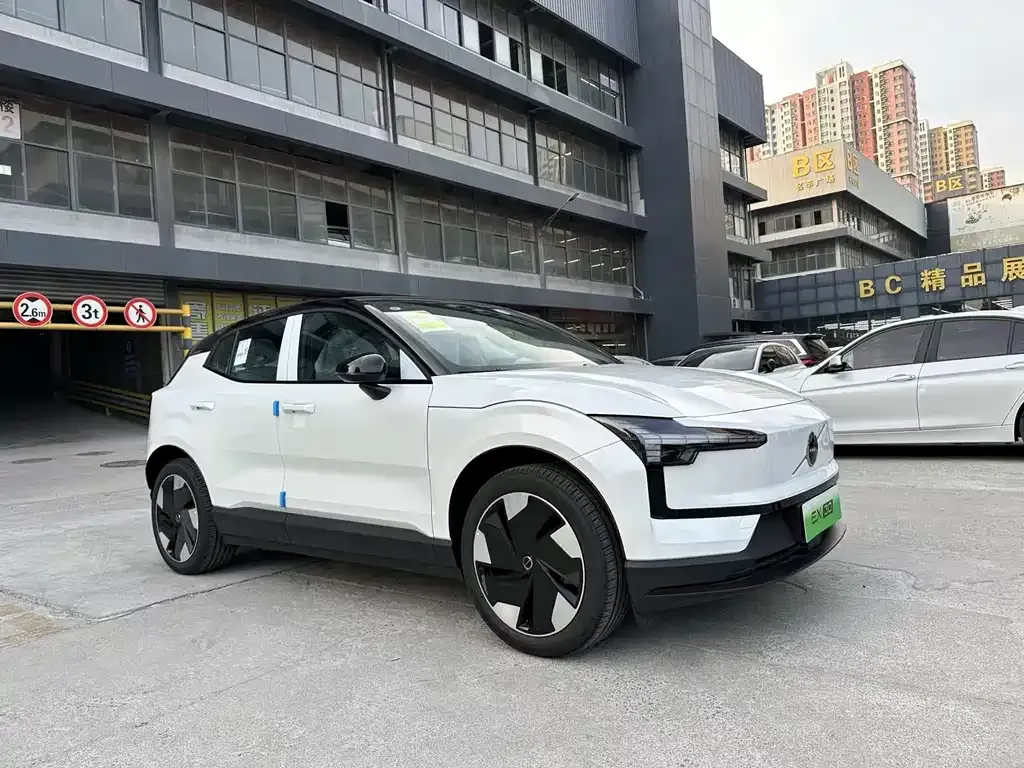 Volvo EX30 2025 из CN, фото 2