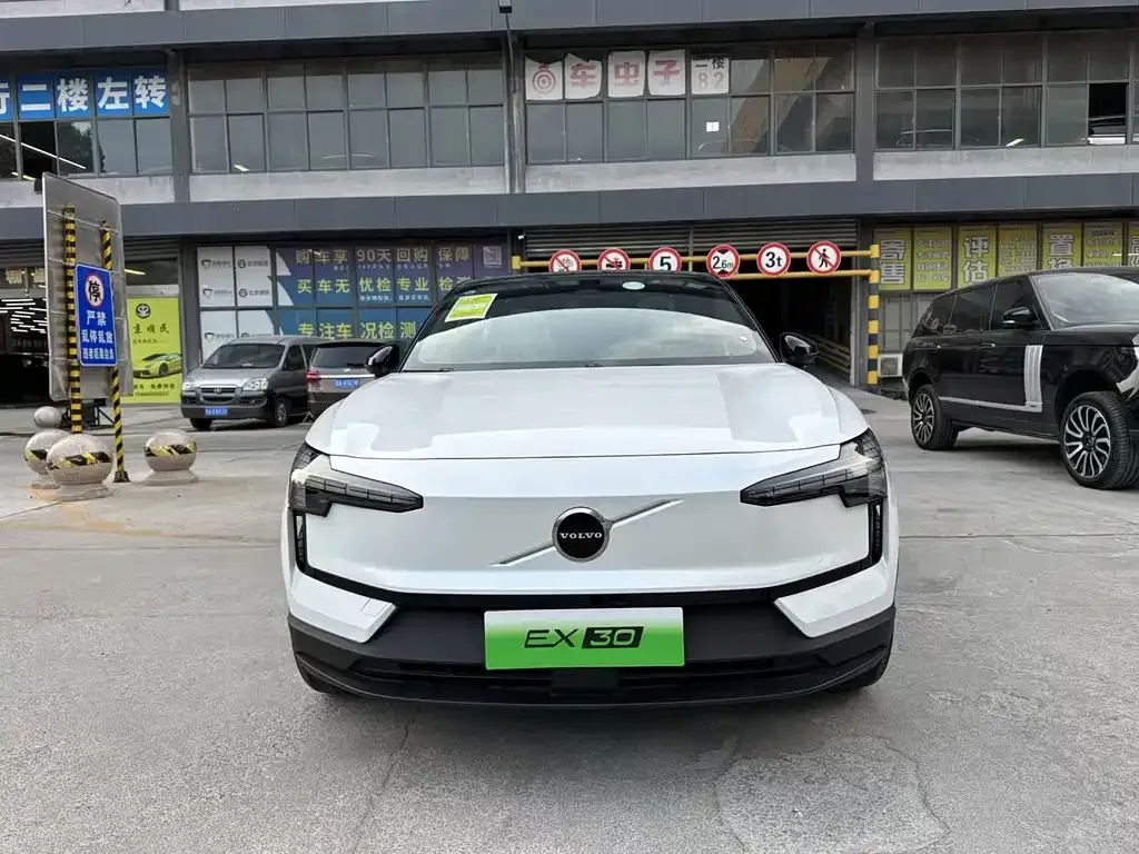 Volvo EX30 2025 из CN, фото 3