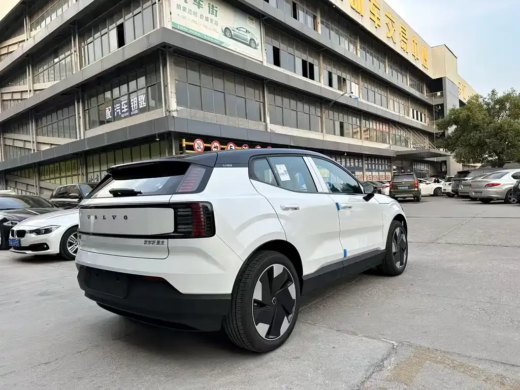 Volvo EX30 2025 из CN, фото 6