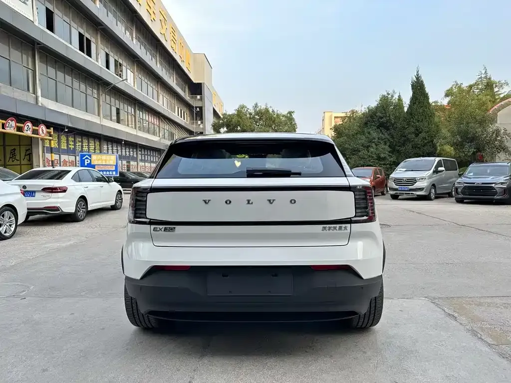 Volvo EX30 2025 из CN, фото 7