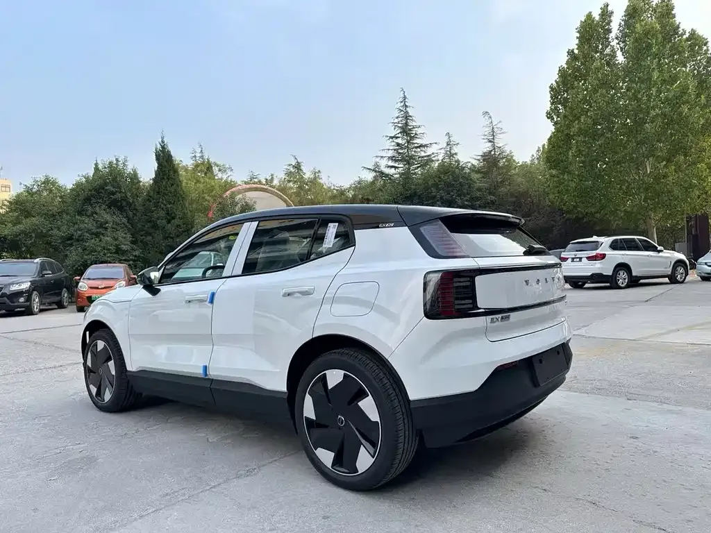 Volvo EX30 2025 из CN, фото 8