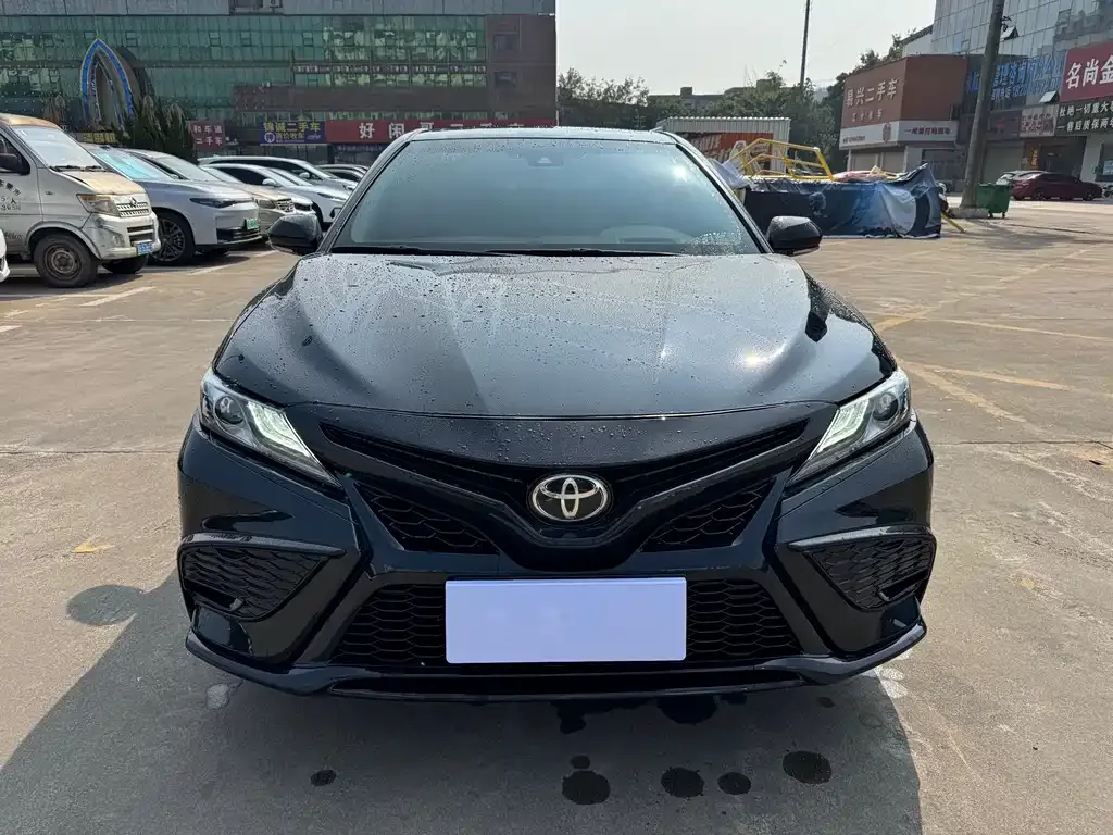 Toyota Camry 2022 из CN, фото 2
