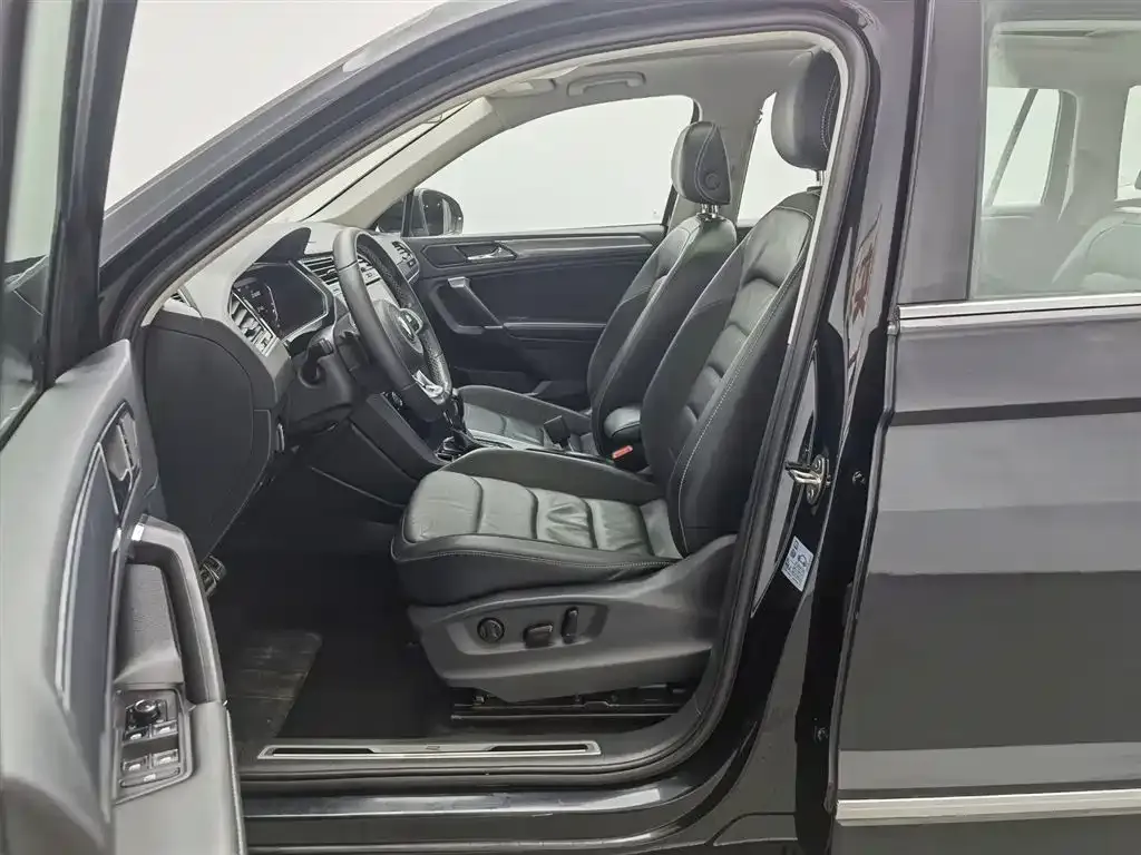 Volkswagen Tiguan L 2021 из CN, фото 10