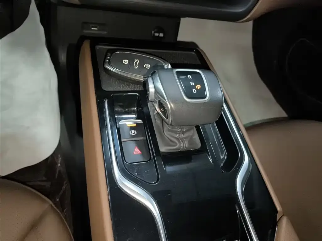 Hongqi E-QM5 2023 из CN, фото 6