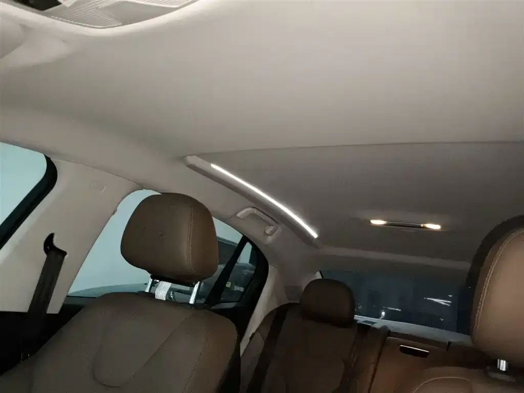 Hongqi E-QM5 2023 из CN, фото 8