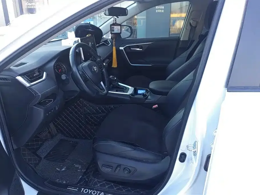 Toyota Wildlander 2023 из CN, фото 9