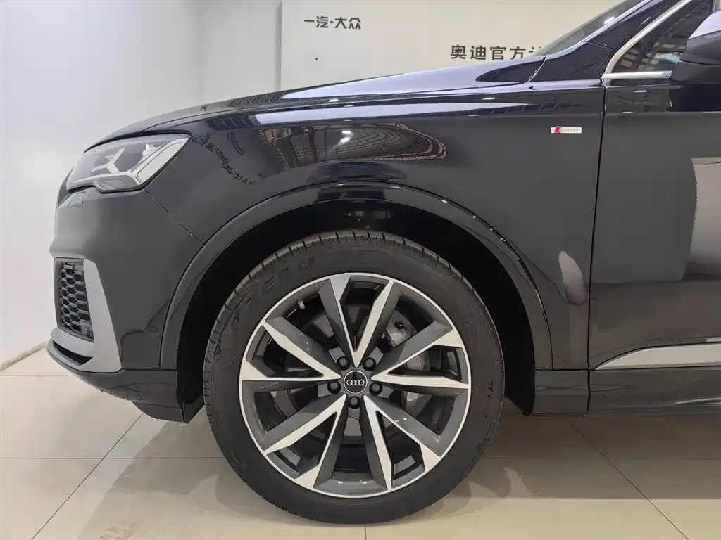 Audi Q7 2022 из CN, фото 6