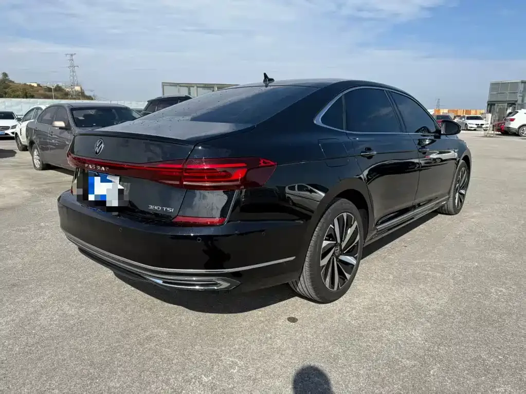 Volkswagen Passat — фото 8
