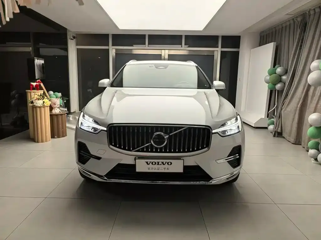 Volvo XC60 PHEV 2024 из CN, фото 2