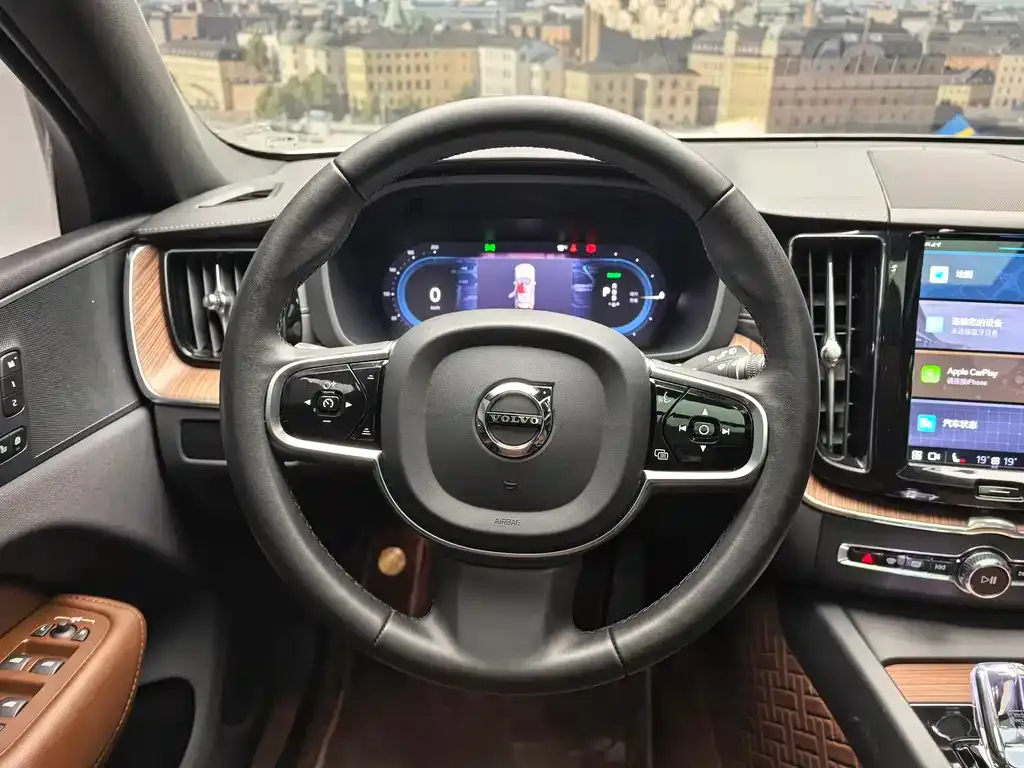 Volvo XC60 PHEV 2024 из CN, фото 5