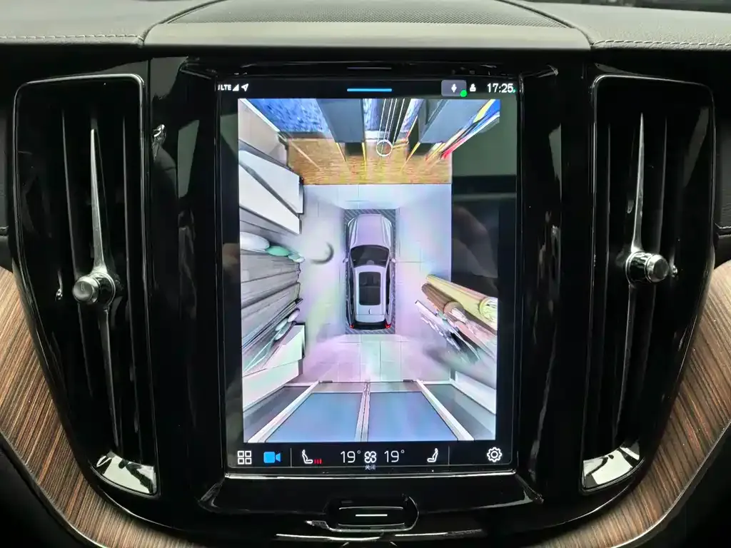 Volvo XC60 PHEV 2024 из CN, фото 8