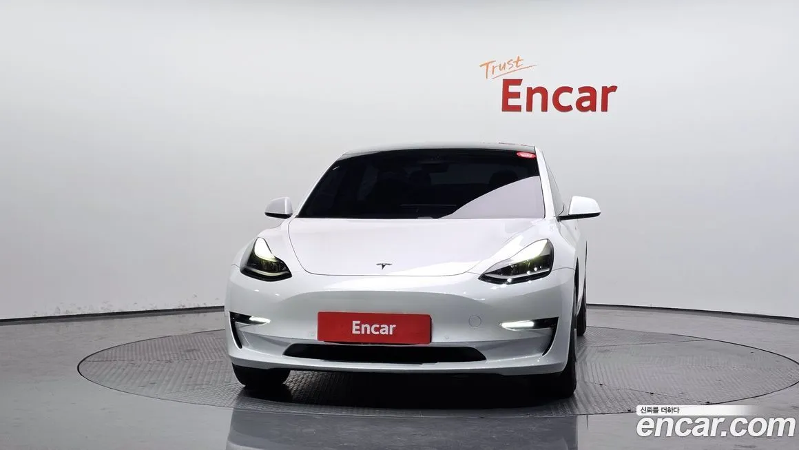 Tesla Model 3 — фото 3