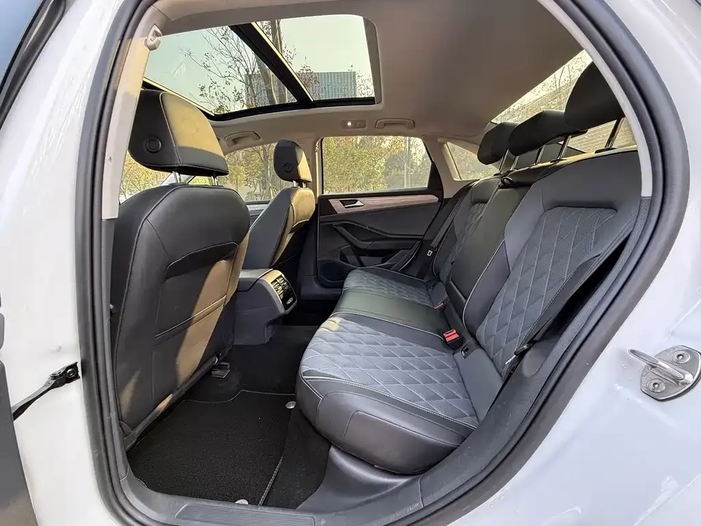 Volkswagen Sagitar 2024 из CN, фото 10