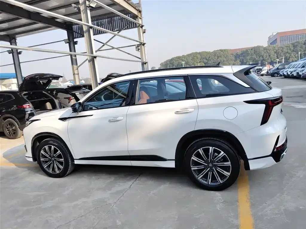 Changan CS75PLUS 2024 из CN, фото 5