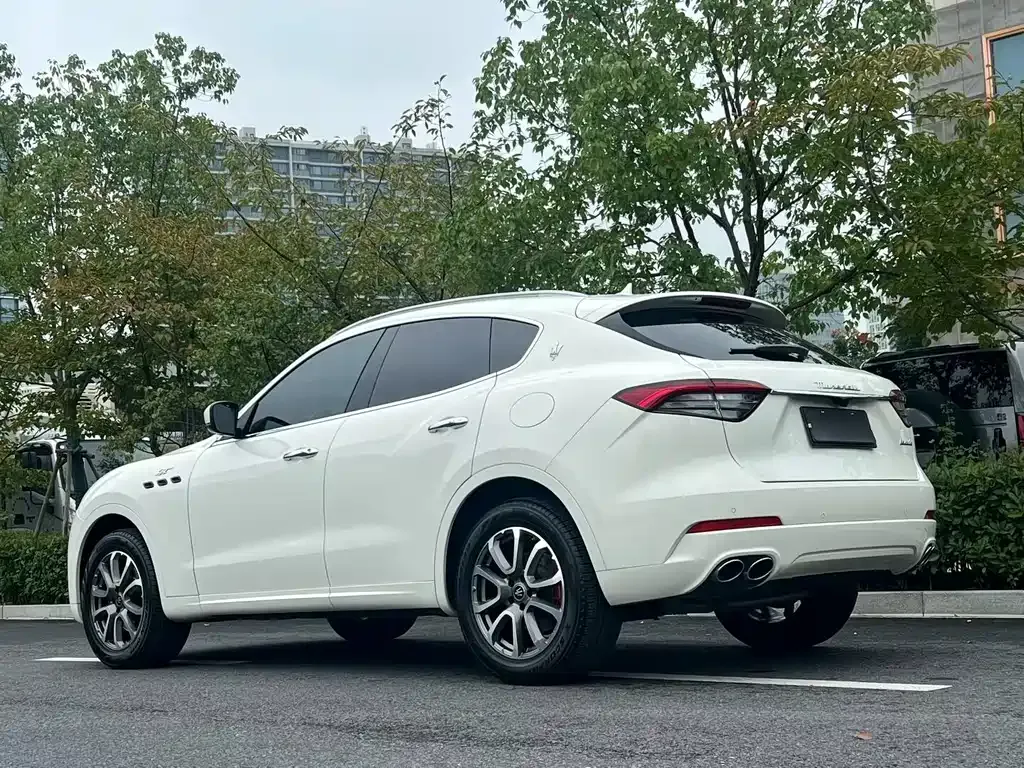 Maserati Levante — фото 8