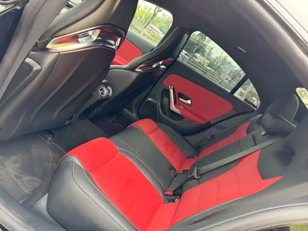 Mercedes-Benz CLA AMG — фото 5