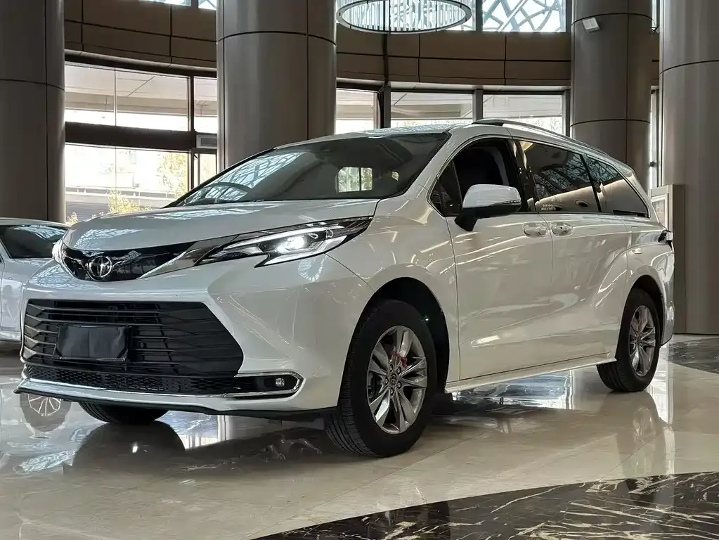 Toyota Sienna 2025 из CN, фото 1