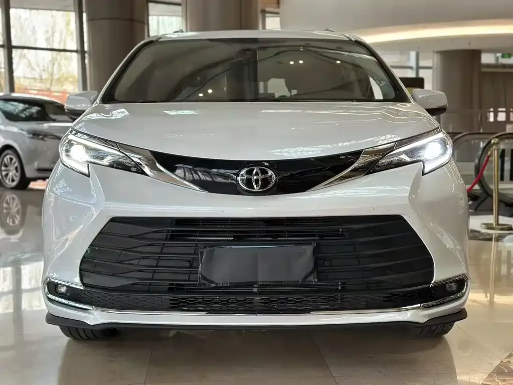 Toyota Sienna 2025 из CN, фото 3
