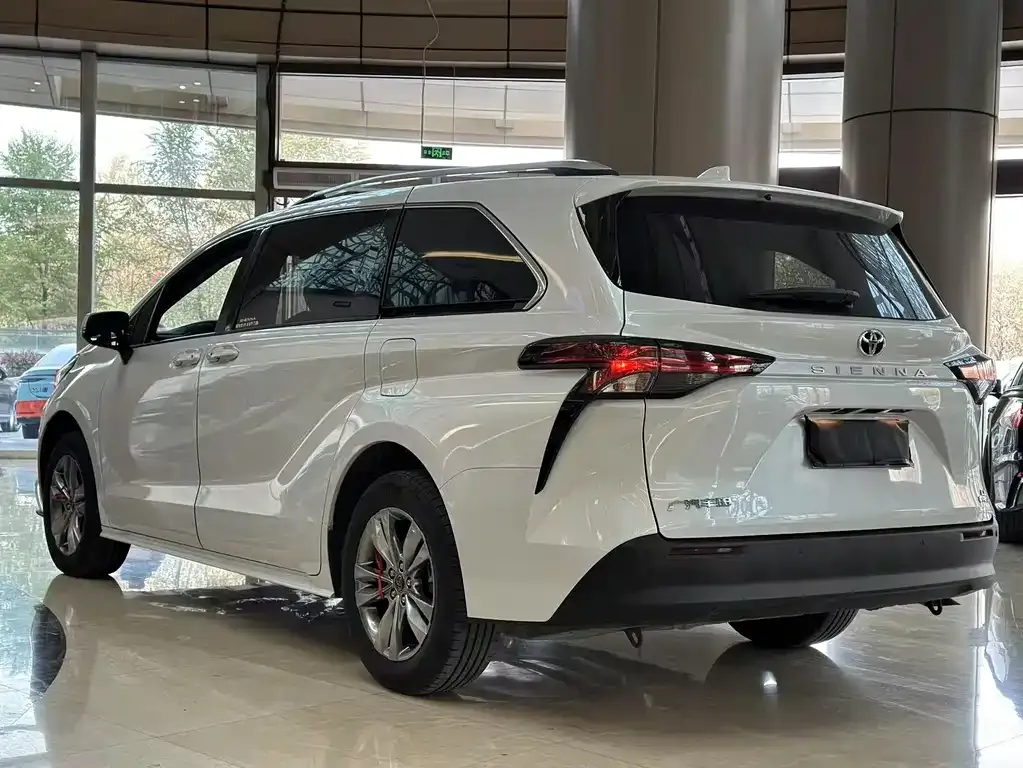 Toyota Sienna 2025 из CN, фото 6