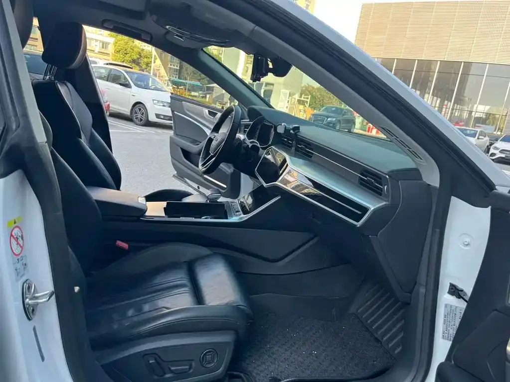 Audi A7 2024 из CN, фото 8