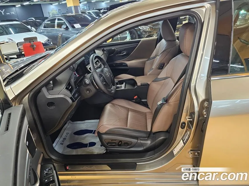 Lexus ES 2025 из KR, фото 10