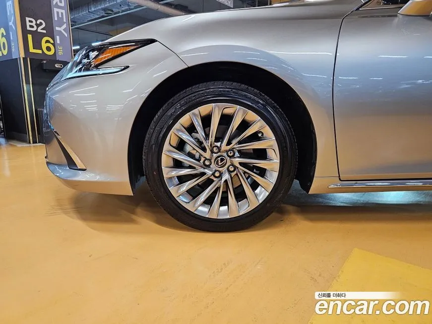 Lexus ES 2025 из KR, фото 5