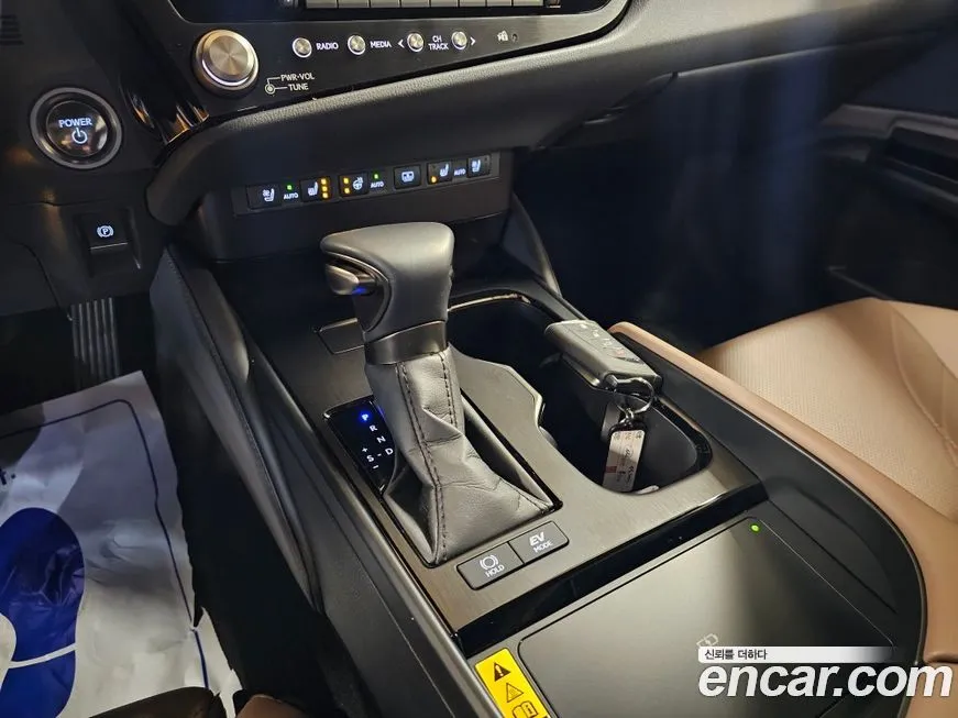 Lexus ES 2025 из KR, фото 9