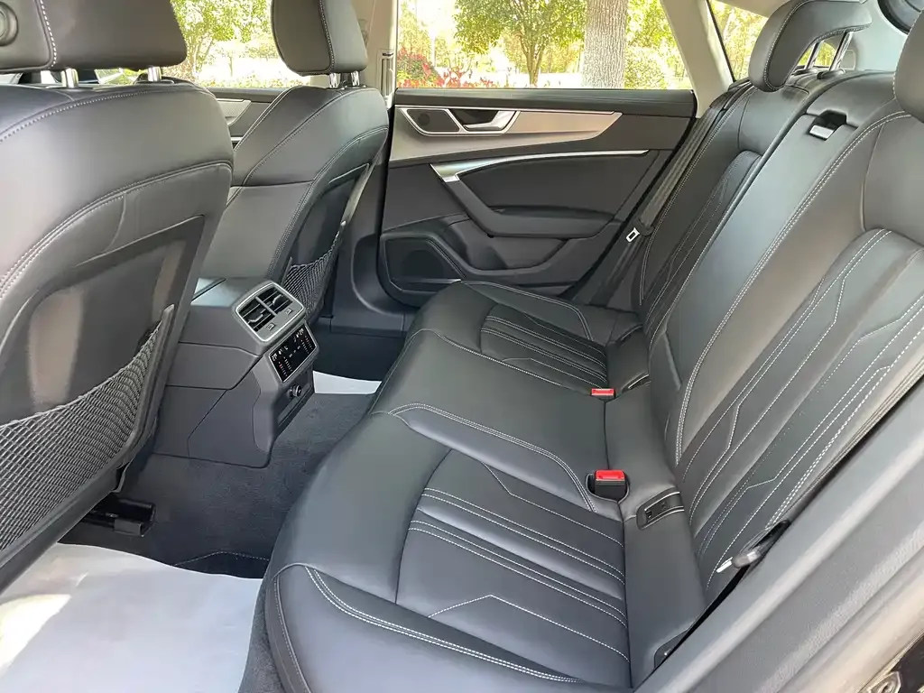Audi A7 2024 из CN, фото 9