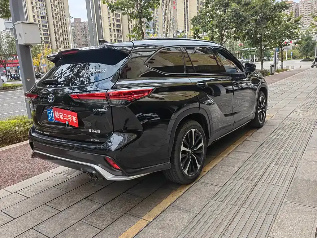 Toyota Crown Kluger 2021 из CN, фото 6