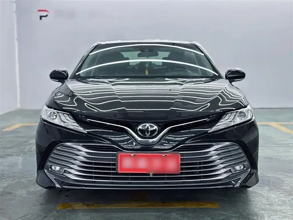 Toyota Camry — фото 8