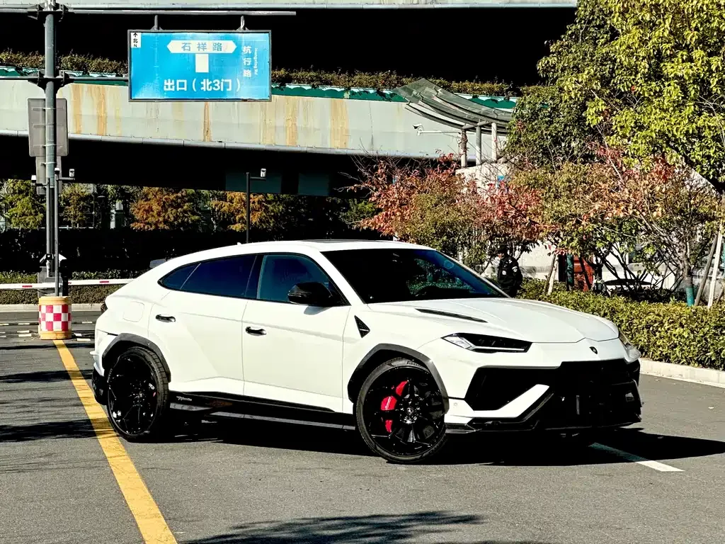 Lamborghini Urus 2023 из CN, фото 4