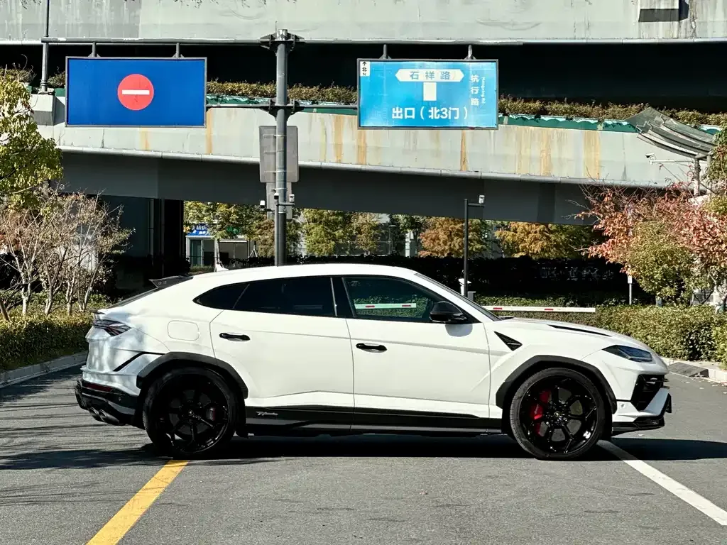 Lamborghini Urus 2023 из CN, фото 5