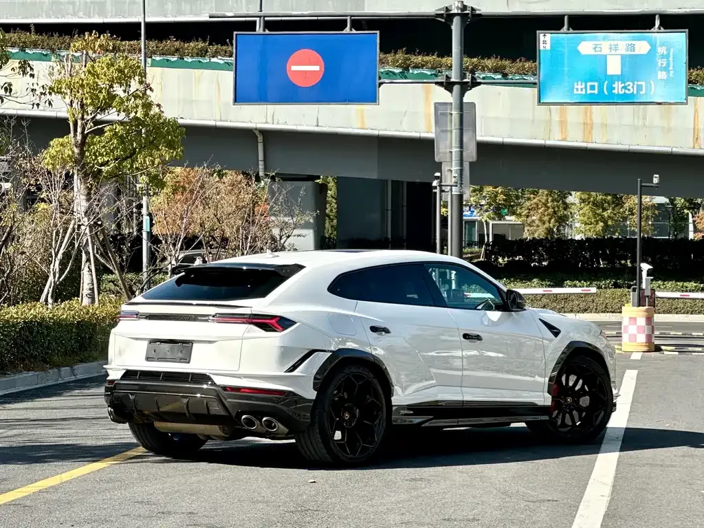 Lamborghini Urus 2023 из CN, фото 8