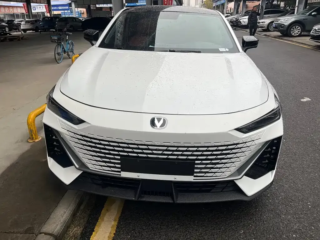 Changan UNI-V 2023 из CN, фото 2