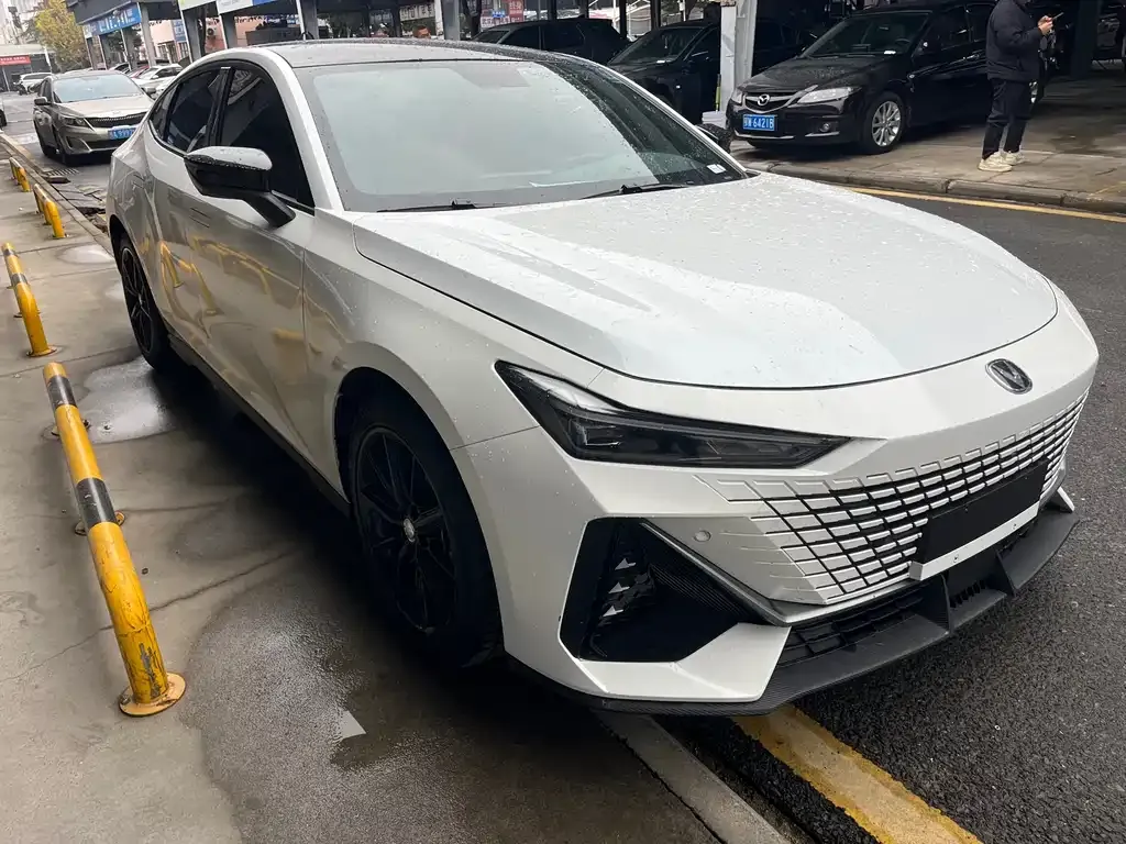 Changan UNI-V 2023 из CN, фото 3