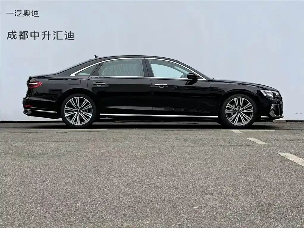 Audi A8 2025 из CN, фото 2