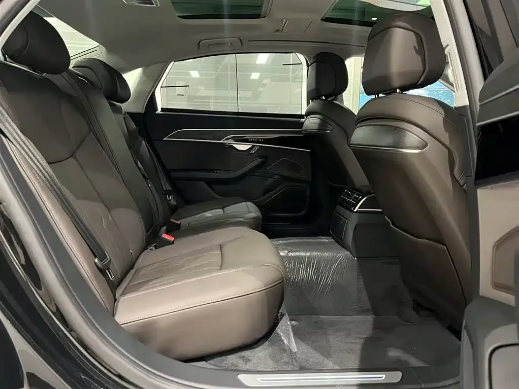 Audi A8 2025 из CN, фото 7