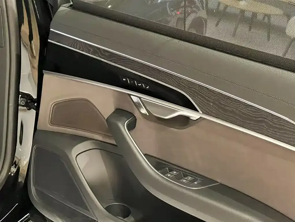 Audi A8 2025 из CN, фото 8