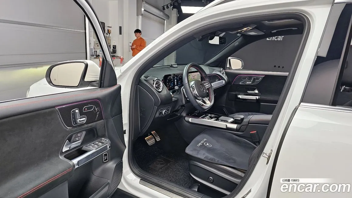Mercedes-Benz GLB-Class — фото 10