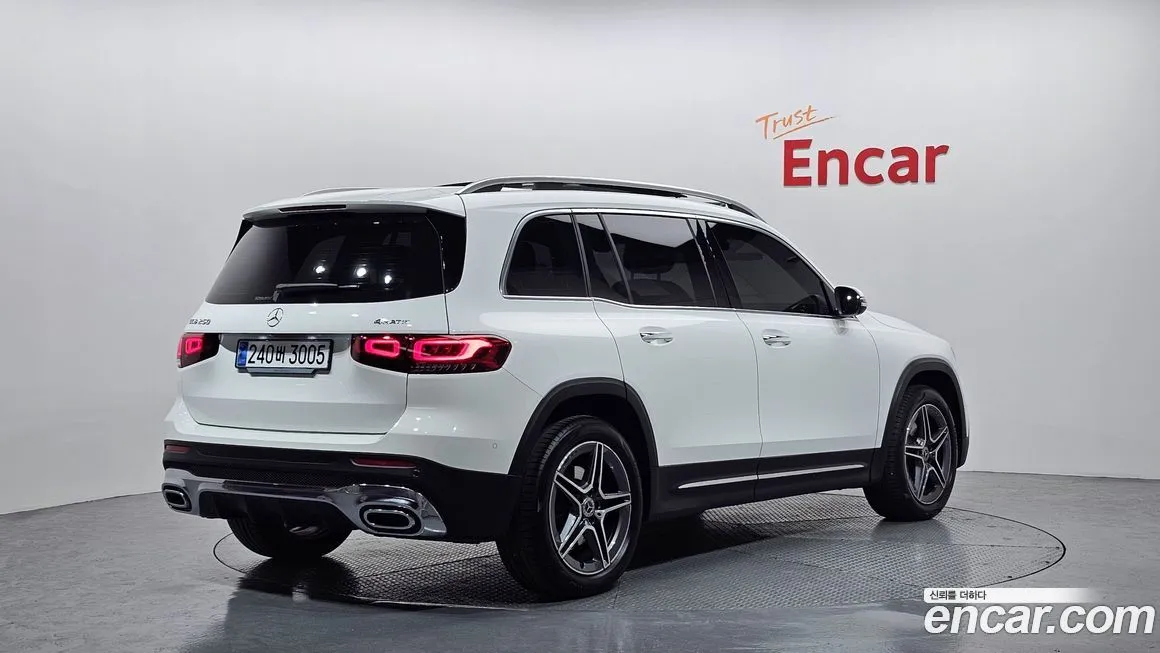 Mercedes-Benz GLB-Class — фото 2
